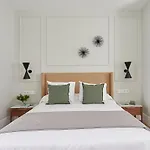 4-Bedrooms Munich Apartment